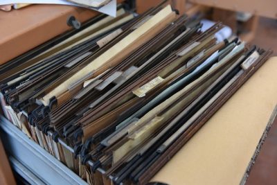 Corrige o elimina datos personales en registros oficiales